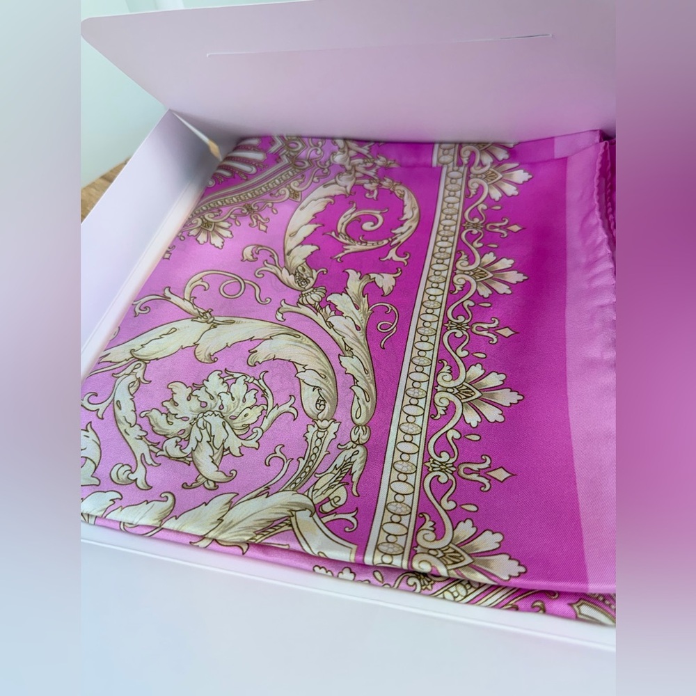 New In Box ✨ VERSACE Pink / Gold Medusa Silk Scarf Twilly